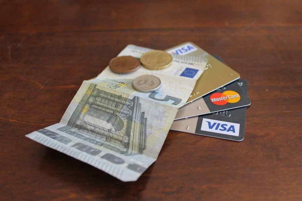 Bezahlen in Tschechien mit Bargeld, Kreditkarte oder EC-Karte